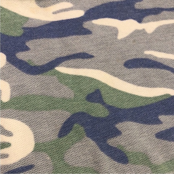 GAP Camouflage Print Women's Crop Top - Blue, Green, White - Picture 3 of 4